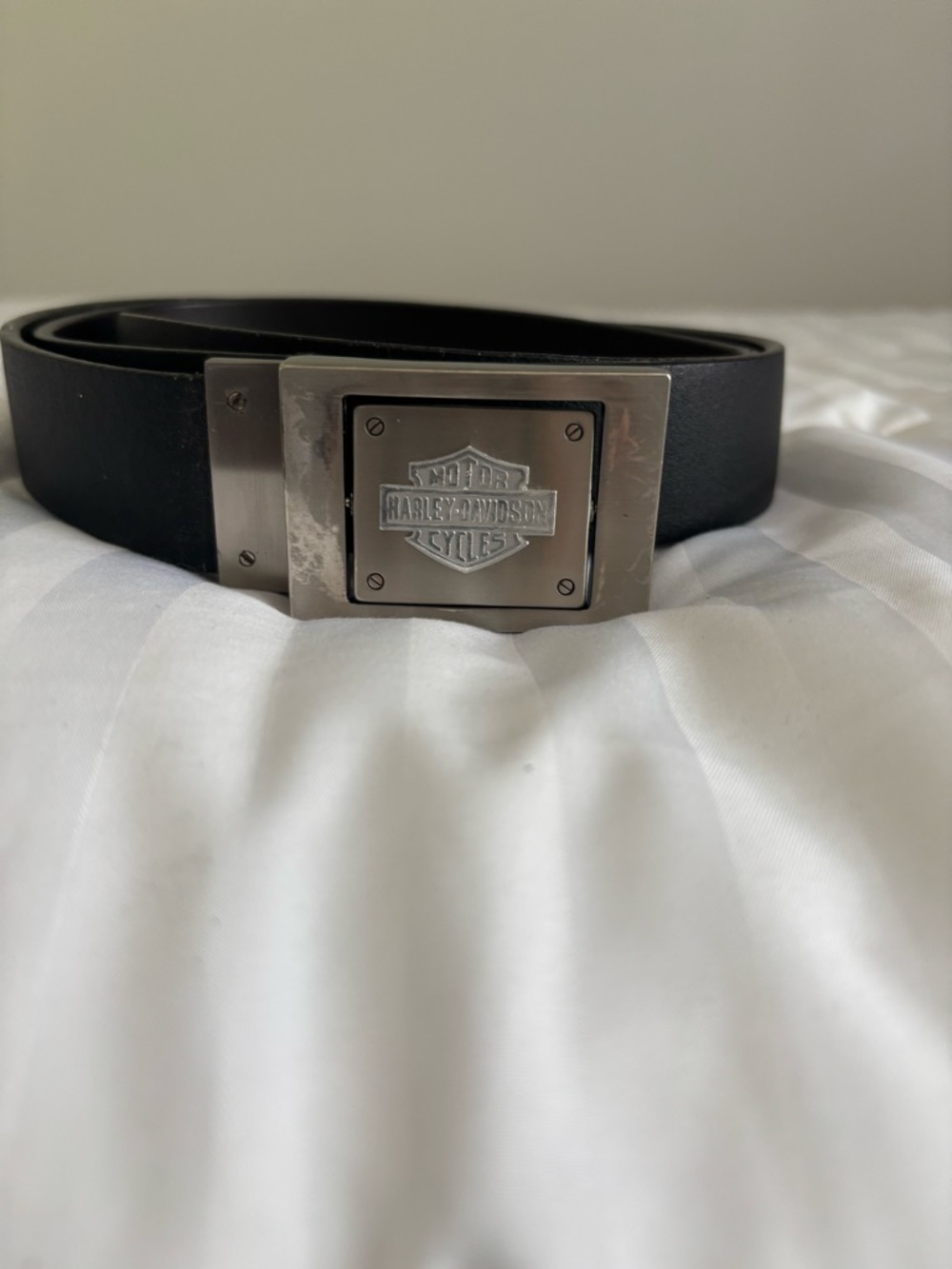 Harley-Davidson Black Leather Belt with Brushed Silver Emblem Buckle size 40 - Picture 3 of 6